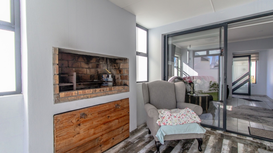 3 Bedroom Property for Sale in Golden Mile Western Cape